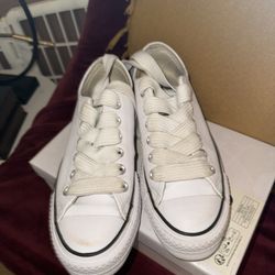 White Women’s Converse Sz 6.5 
