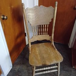 Oak Chair Needs Refinished 