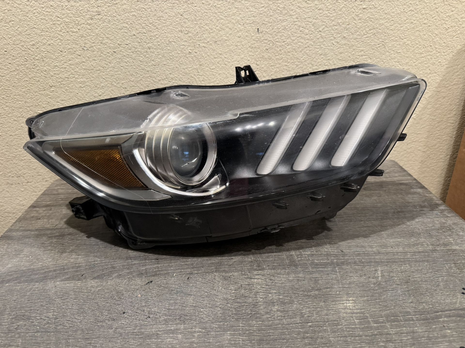 2015-2017 FORD MUSTANG HEADLIGHT RH