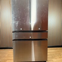SAMSUNG FOUR DOOR REFRIGERATOR WITH BEVERAGE CENTER