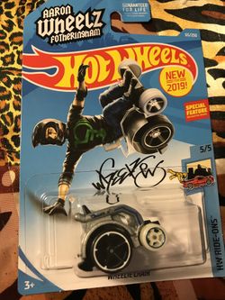 Hot wheels wheelie chair