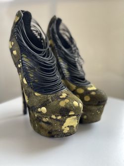 Army Fatigue With Gold High Heels
