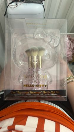 Hello Kitty Brushes