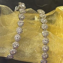 10k White Gold Diamond Hoop Eaarings