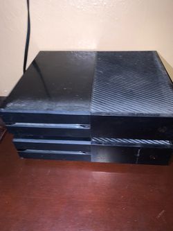 (Two) Microsoft Xbox One Video Game Systems Consoles