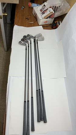 Adam’s Idea 6 Piece Adam’s Idea Golf Club Set 5, 6 , 7, 8 , 9, P