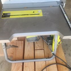 Table Saw.  Mesa Para Cortar Madera