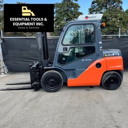 2018 Toyota 8FD40U 8,000lb 2-Stage Pneumatic Cab AC/Heat Diesel Forklift 4 Way