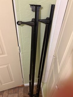 Metal bed frame