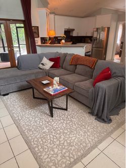 Sectional sofa with pull out bed