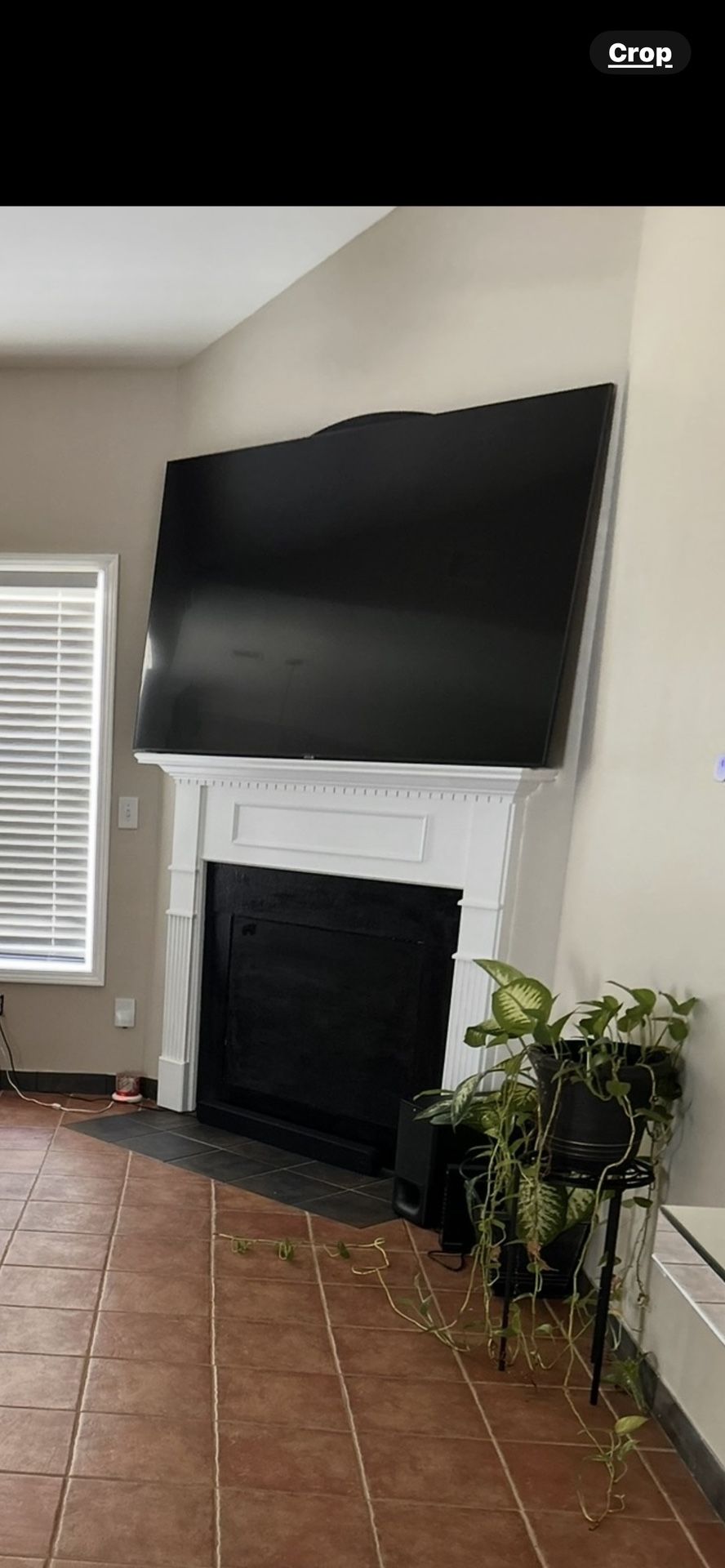 72” Color Flat Tv And Swivel Wall Mount