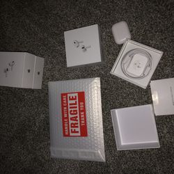 Apple Airpods Pro 2nd Generation With magsafe Wireless Charging Case (USB-C)