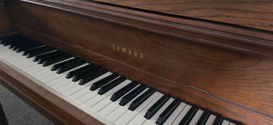 Yamaha Console Piano