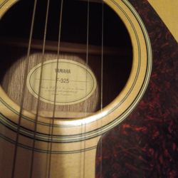 Guitarra Acústica  Muy Bonita  $200