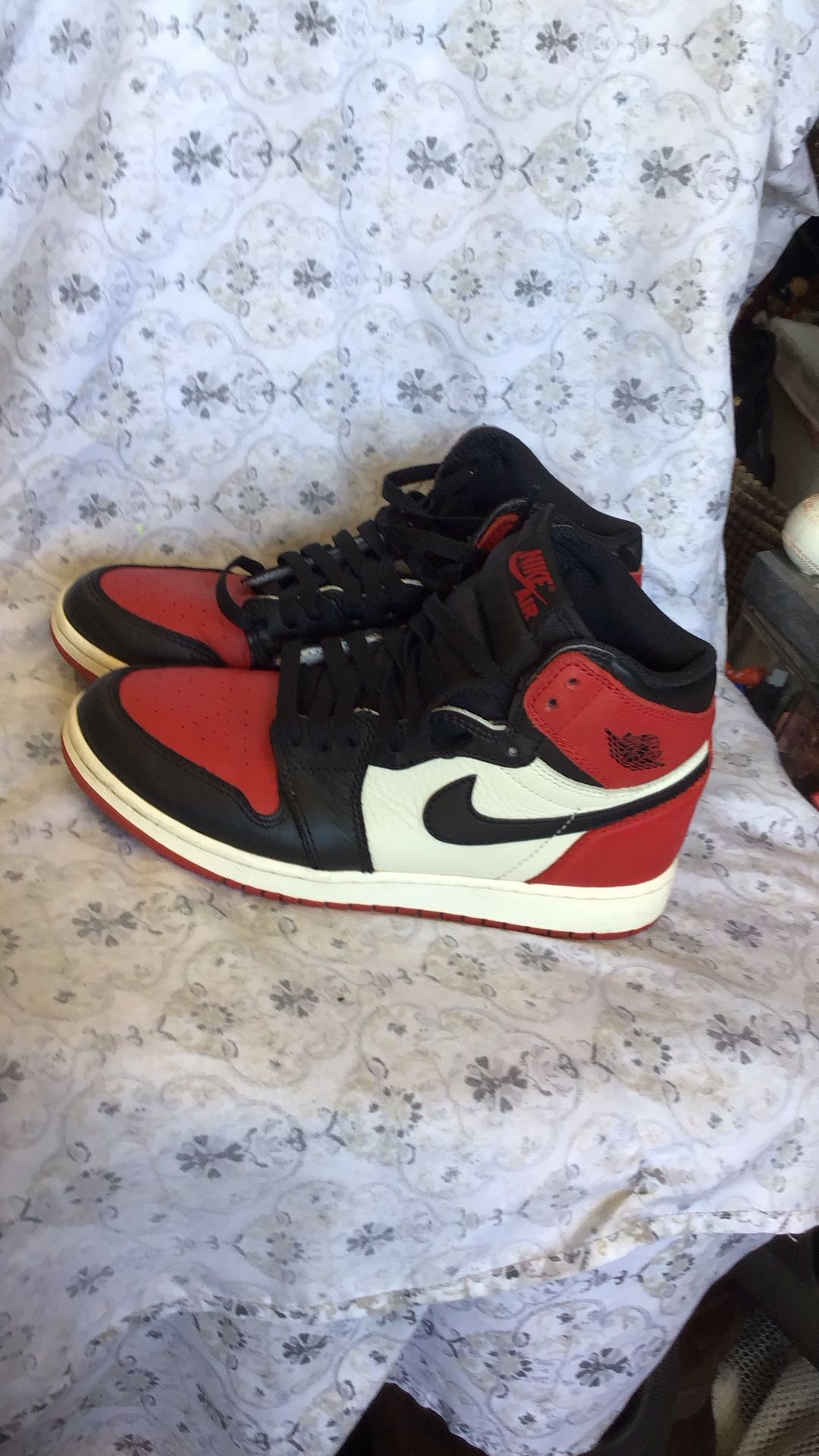 Nike Air Jordan 1 Retro High OG Size 6Y