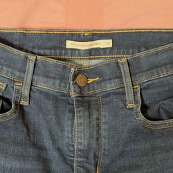 Levi’s High Rise Super Skinny Sz 30