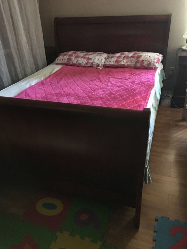 Bedroom furniture queen size bed two night standing one dresser