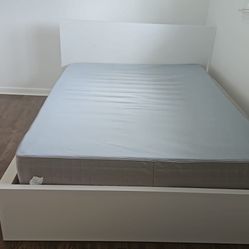 Queen Bed