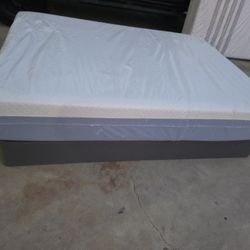 Queen Matress Memory Foam End Box Spring 