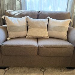 Loveseat Ashley Furniture 