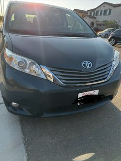 2011 Toyota Sienna XLE