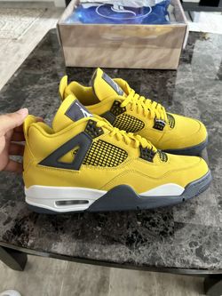 Air Jordan 4 Lightning