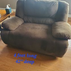Oversized brown reclining chair, super comfy, smoke free home, pickup in Huntley