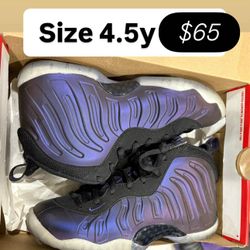 Nike Foams Size 4.5y