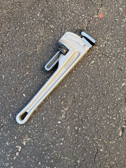 RIDGID 12 in Aluminum Pipe Wrench Adjustable Serrated Jaw 1-1/2 in
