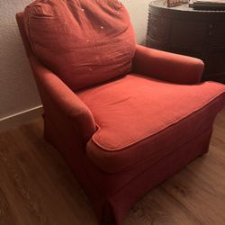 Comfortable 2 Chairs 