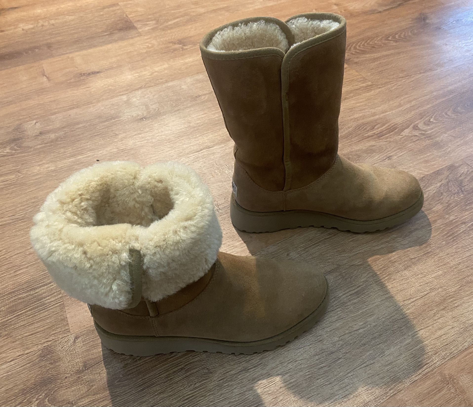 UGG Brown Women’s Boots. Size 6
