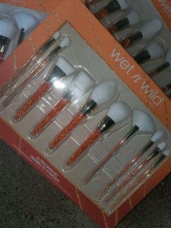 Wet and Wild Makeup brushes 10 piece set