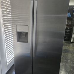 Whirlpool Side by Side Refrigerator/freezer