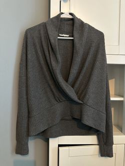 Splendid women’s Sweater Size Small