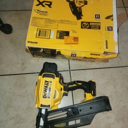 DEWALT
20-Volt 21° Cordless Framing Nailer (Tool-Only)