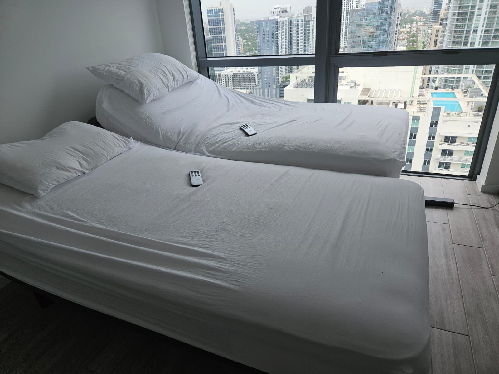 Saatva Split King Adjustable Base Mattresses for Sale in Fort