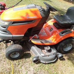 Husqvarna Riding Lawn Tractor 48 Inch Cut 23 Horsepower