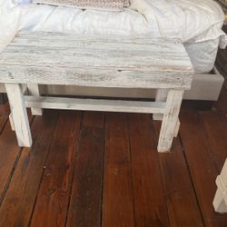 Distressed Wood Bench In White 