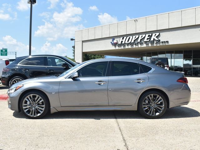 2016 INFINITI Q70