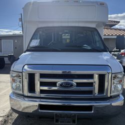 2016 Ford E-450