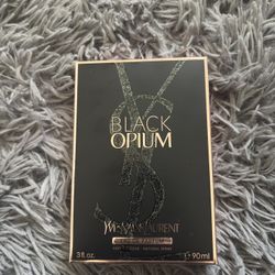 Yves Saint Laurent Black Opium 