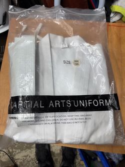 Martial arts Gi, new, in bag, never worn, size 000