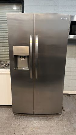š„ Frigidaire Side-by-Side Refrigerator ā 2 Doors! š„