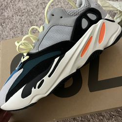 Yeezy Boost 700 