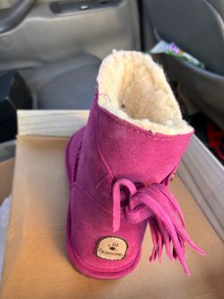 Bearpaw Suede Fringe Boot – Pink/Magenta