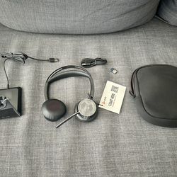 Poly Voyager Focus 2 UC Wireless Headset
