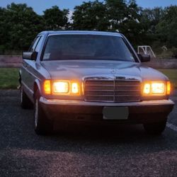 1983 Mercedes-Benz 300-Series