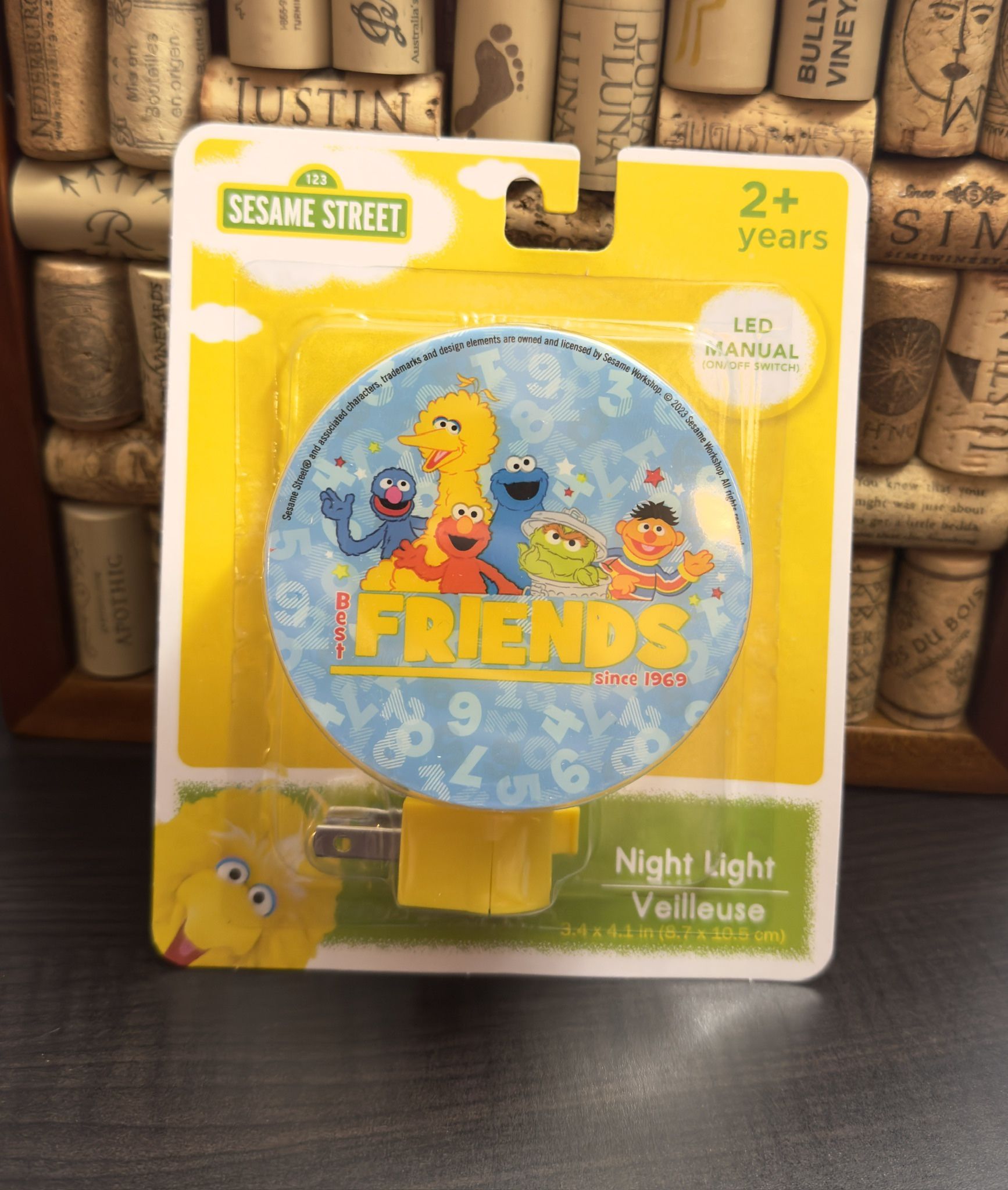Sesame Street, Big Bird & Friends. Intertek LED w/ Manual On/Off Switch.