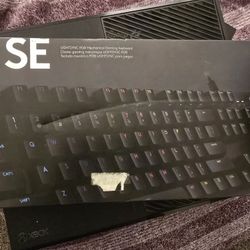 Logitech G512 SE Lightsync RGB Mechanical Gaming Keyboard with USB Passthrough - Black