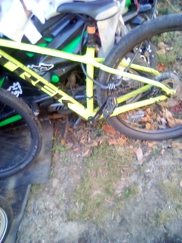 FOR SALE TREK MARLIN 5 SALE!!!!!